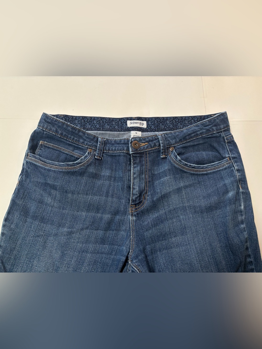 St. John’s Bay Women’s Jean Capris Size 14